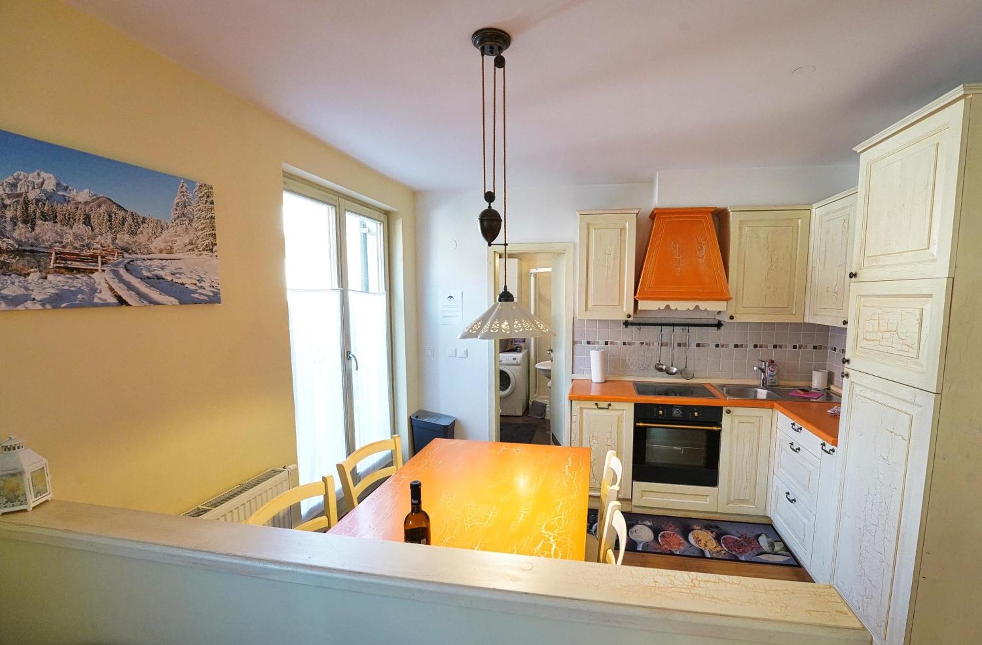 Apartment Mojstrovka With Terrace In City Center Kranjska Gora Buitenkant foto