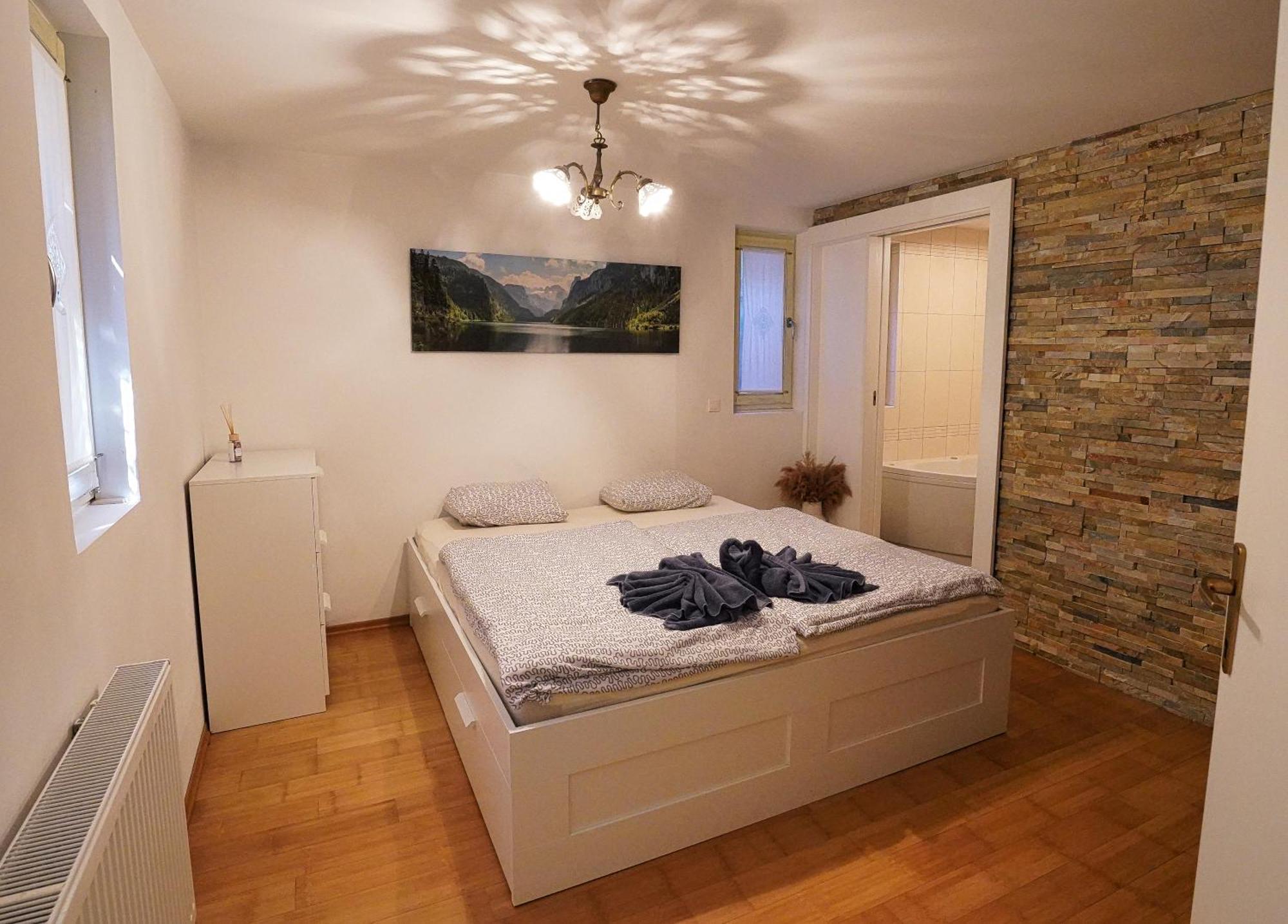 Apartment Mojstrovka With Terrace In City Center Kranjska Gora Buitenkant foto