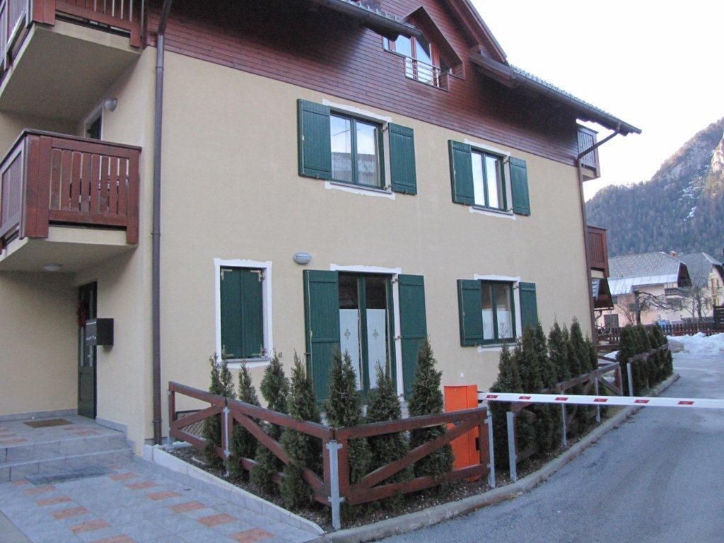 Apartment Mojstrovka With Terrace In City Center Kranjska Gora Kamer foto